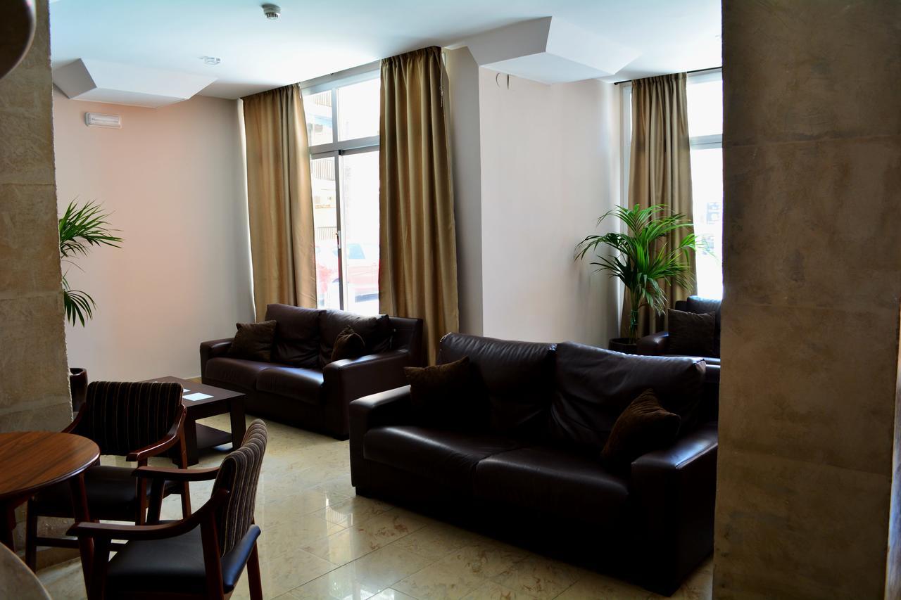 Hotel L'Escala Кульєра Екстер'єр фото